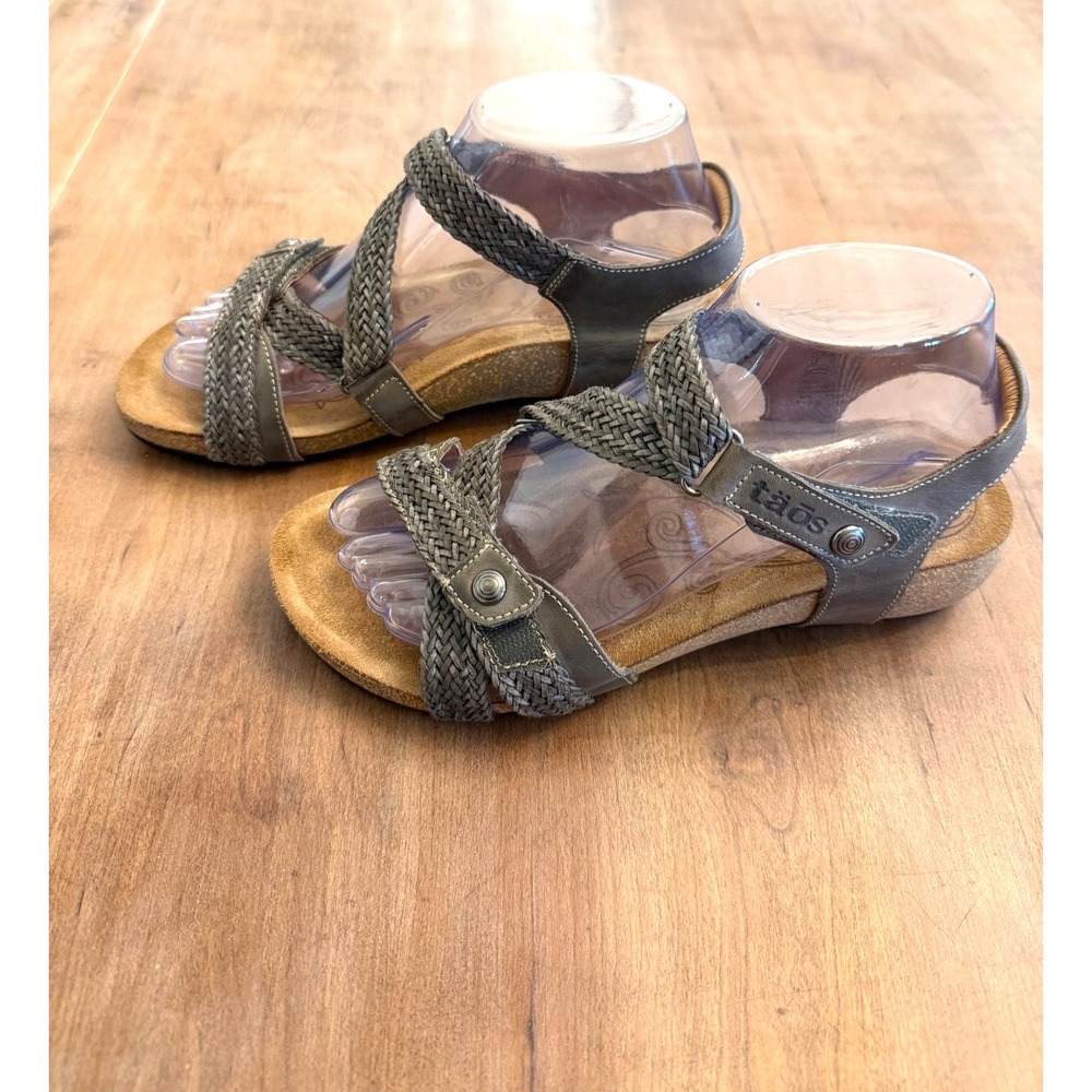 TAOS WOMAN TRULIE SANDALS SIZE 38 7-7.5 STRAPPY ADJUSTABLE ARC SUPPORT